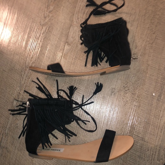 Steve Madden Shoes - Like New Steve Madden Fringe Sandra 7.5